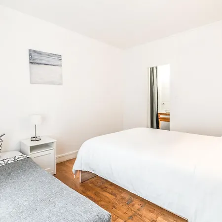 Levis Charming Place Apartment Paris