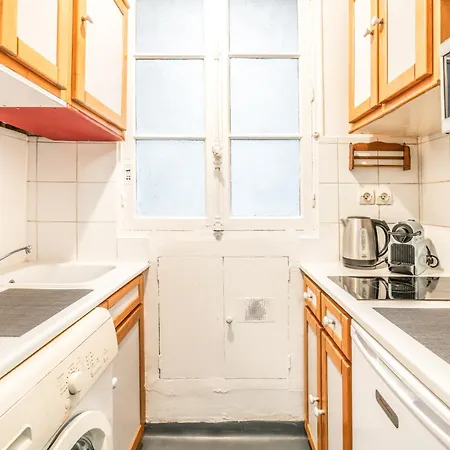 Apartment Levis Charming Place Paris