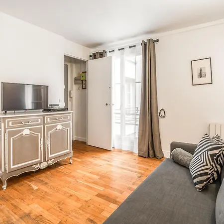 Apartment Levis Charming Place Paris