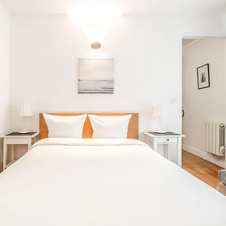 Levis Charming Place *